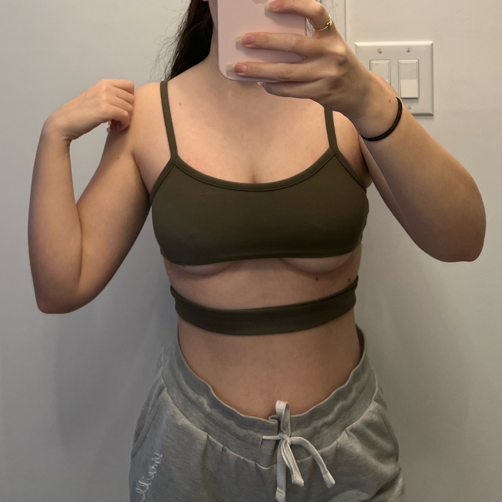 SEXY UNDER BOOB CROP TOP